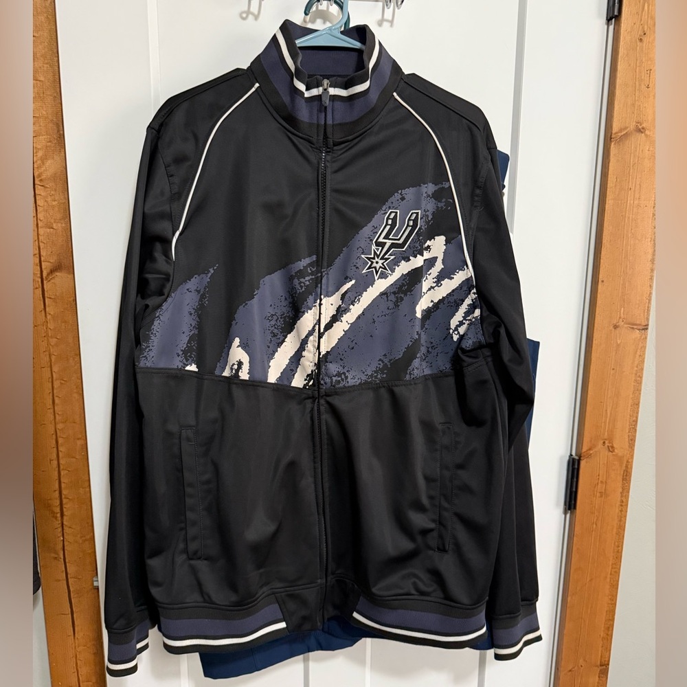 San Antonio Spurs Men's Black and Gray Sports Jacket (L)